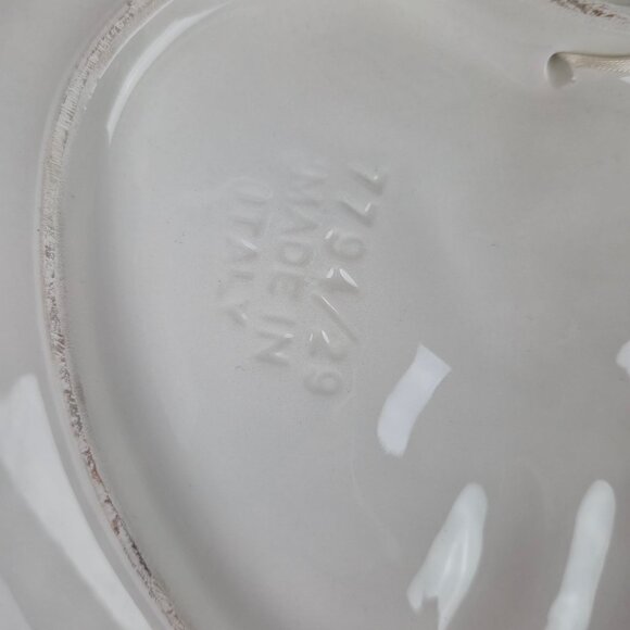 Heart Shaped Glazed Ceramic Plate with Embossed Cherubs - Picture 13 of 16